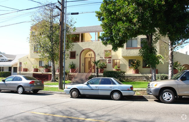 Building Photo - 615 S Adams St