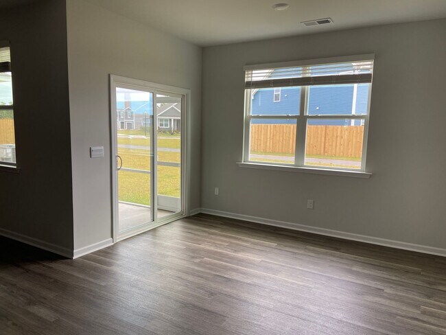 Building Photo - Welcome to your dream home in the heart of...