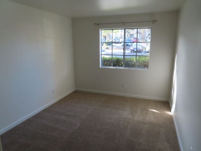 Building Photo - 2 bed, 2 bath Condo in San Diego's Linda V...