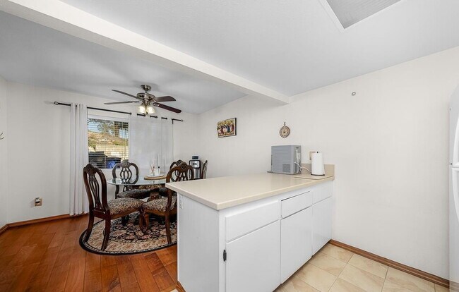 Building Photo - Updated 2 BR 1 BA Condo w/ Private Patio!