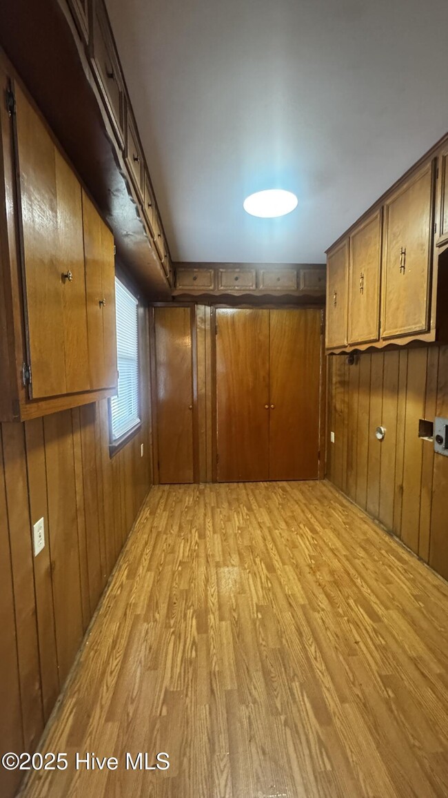 Building Photo - 204 Diane Dr