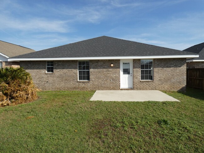 Building Photo - Great 4 Bedroom in Pensacola