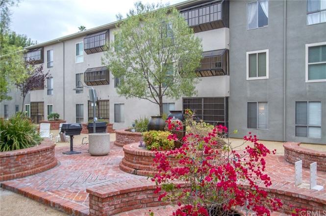 Building Photo - 339 S Catalina Ave