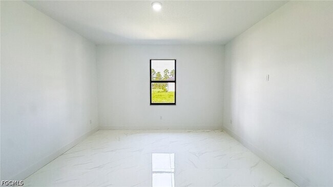 Building Photo - 723 Bering Ave S