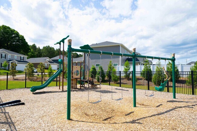 Building Photo - 1029 Killian St