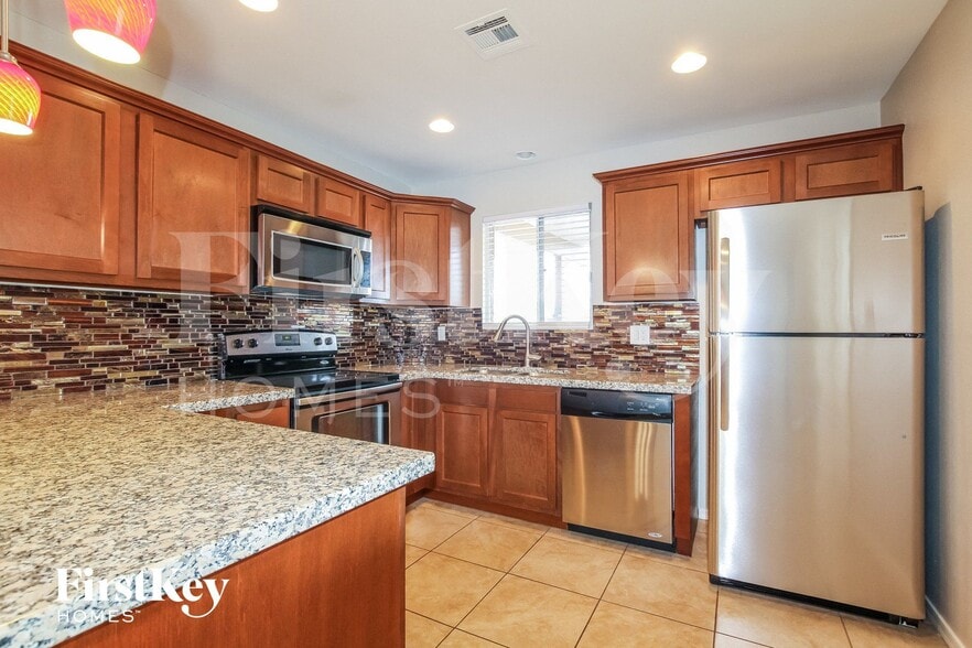 Building Photo - 4237 W Brown St