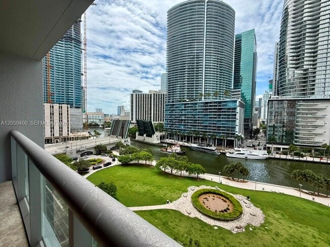 Building Photo - 475 Brickell Ave