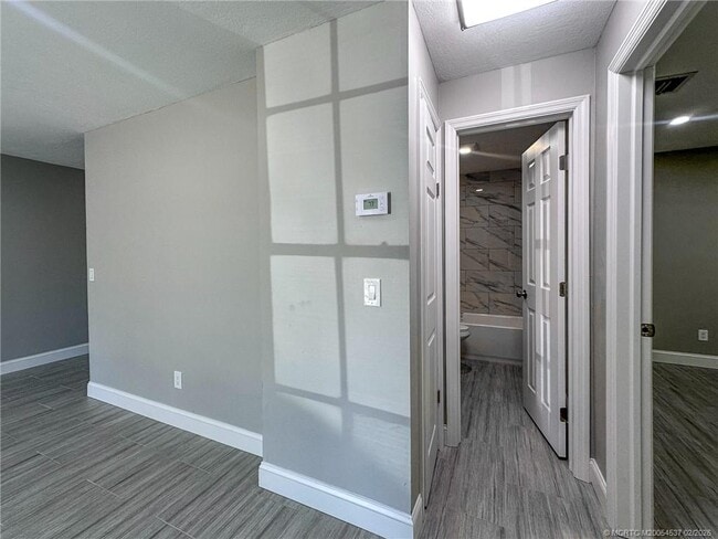 Building Photo - 315 SE Norfolk Blvd