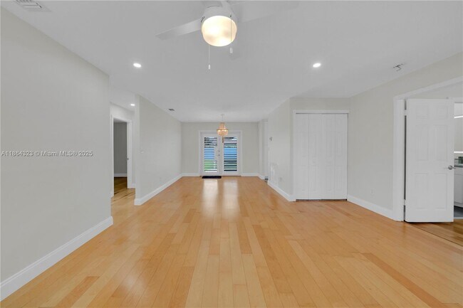 Building Photo - 13232 SW 52nd Terrace