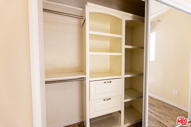 Building Photo - 1118 Waterloo St