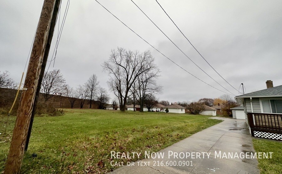 Building Photo - 5283 E 133rd St