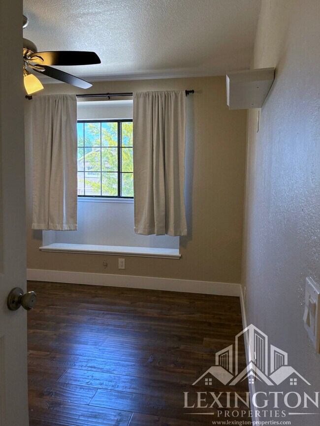 Building Photo - Beautiful, Folsom Home with Pool & Spa in ...