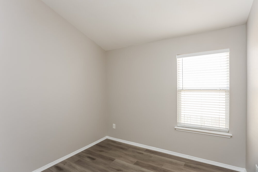 Building Photo - 914 Pryor Dr