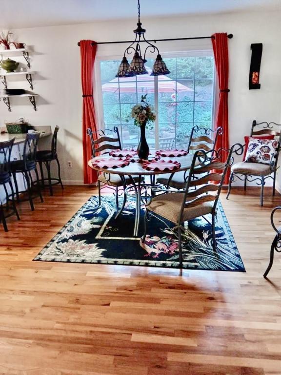 Building Photo - 144 Highview Dr