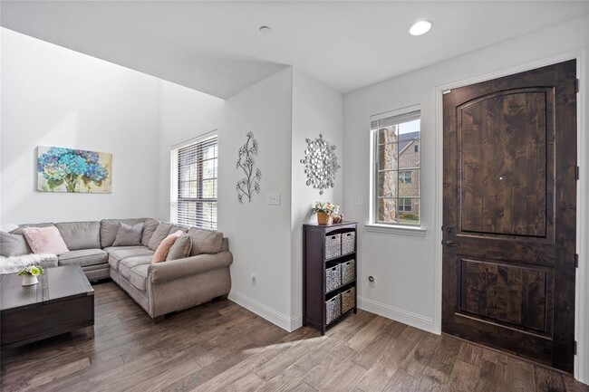 Building Photo - 3116 Gaylord Dr