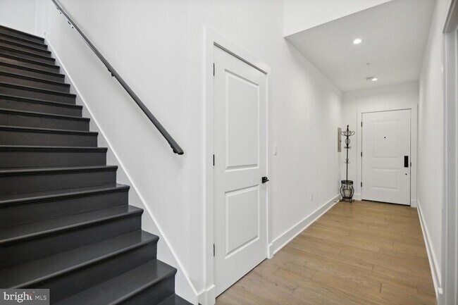 Building Photo - 1402 H St NE