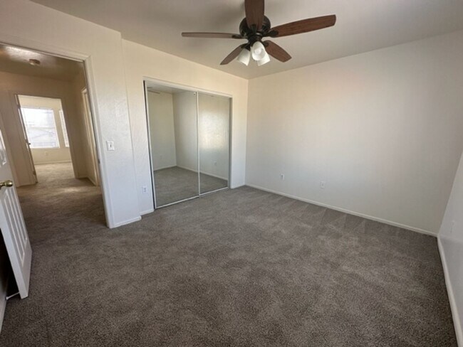 Building Photo - Mesa East Valley Home near Desert Ridge High