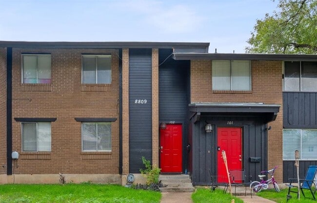 Building Photo - 8809 Dawnridge Cir