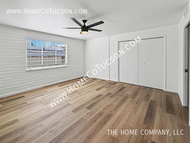 Building Photo - 413 W Pso Solana