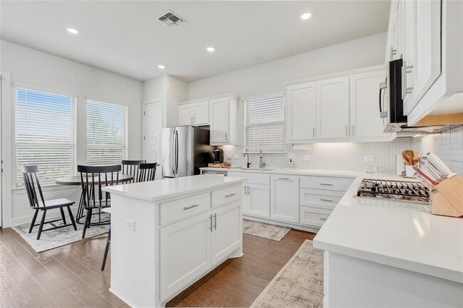 Building Photo - 2714 Sebring Cir