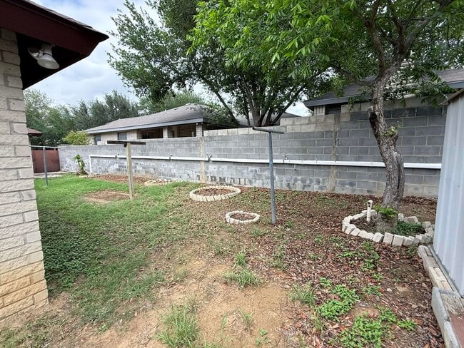 Building Photo - 1709 Kingwood Dr