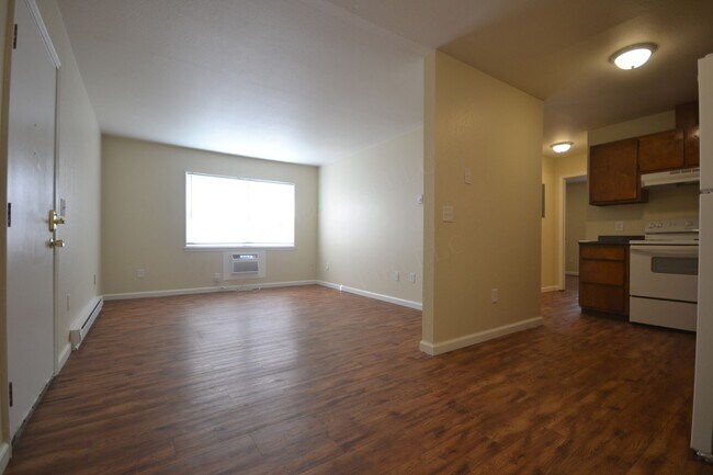 Building Photo - Marshfield Apartments