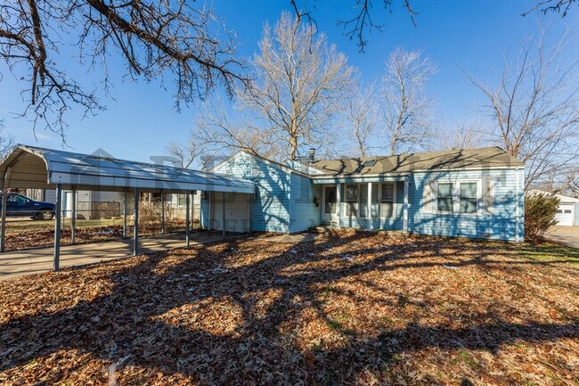 Building Photo - 420 Benway St