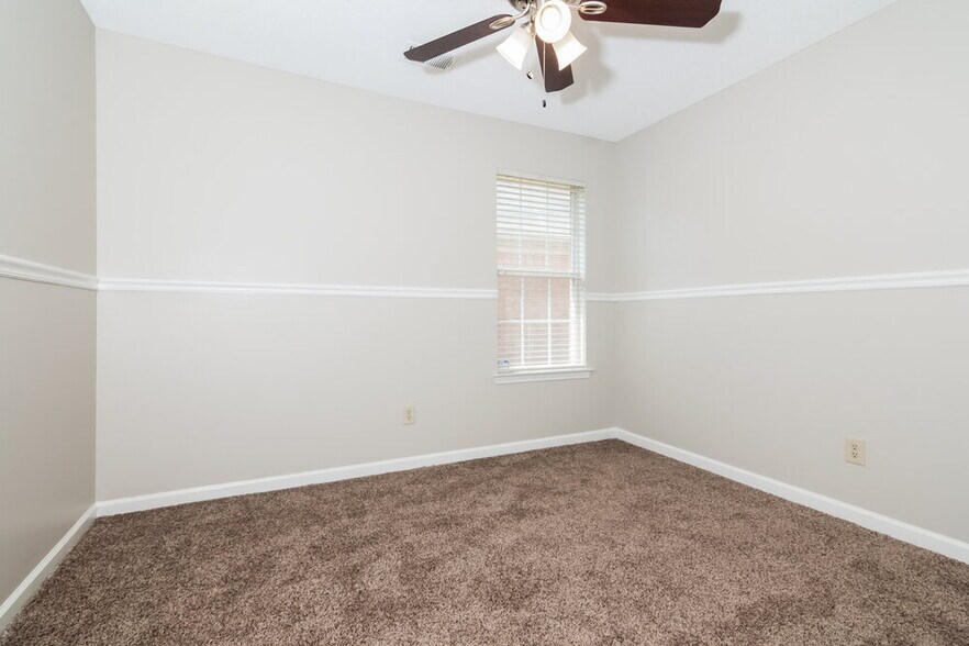 Building Photo - 8682 Cat Tail Dr