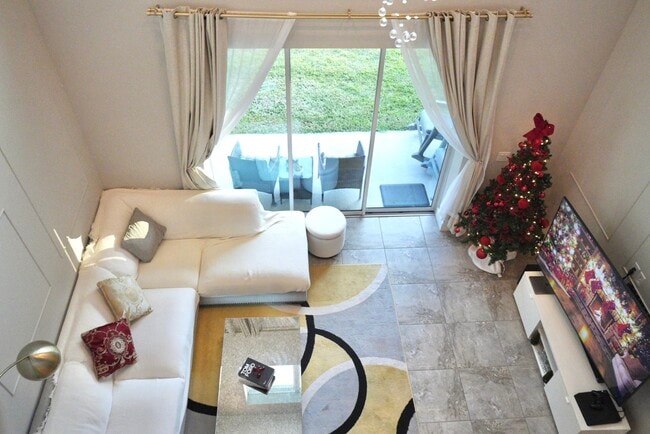 Building Photo - 8716 Terracina Lake Dr