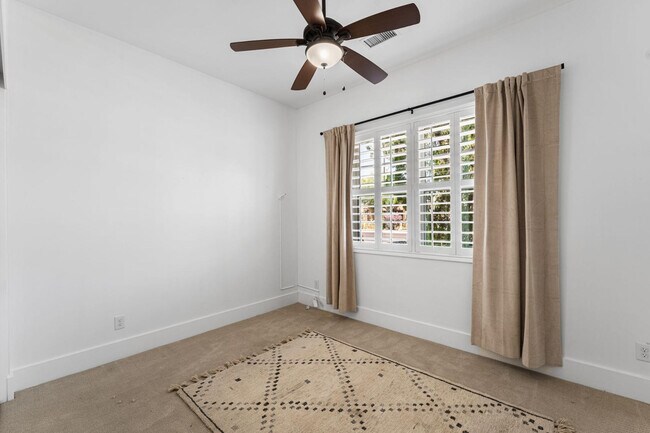 Building Photo - 4145 E Campbell Ave