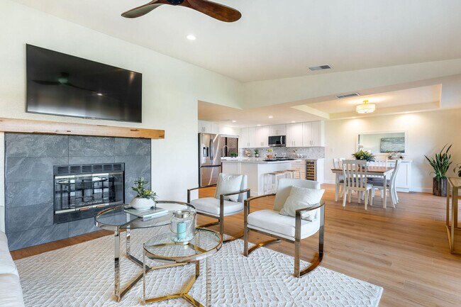 Building Photo - 54 Maximo Way