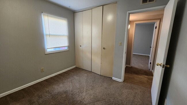 Building Photo - 102 W 8th Ave