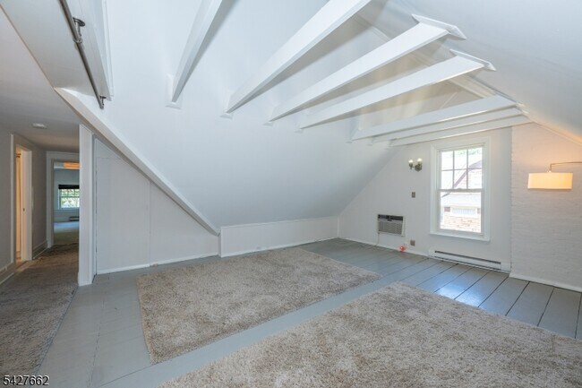 Building Photo - 200 Valley Rd