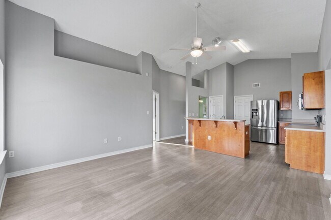 Building Photo - 742 Saltair Ln