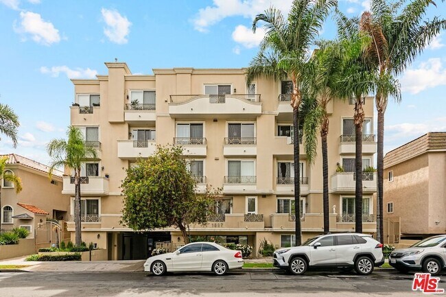 Building Photo - 1337 Wellesley Ave
