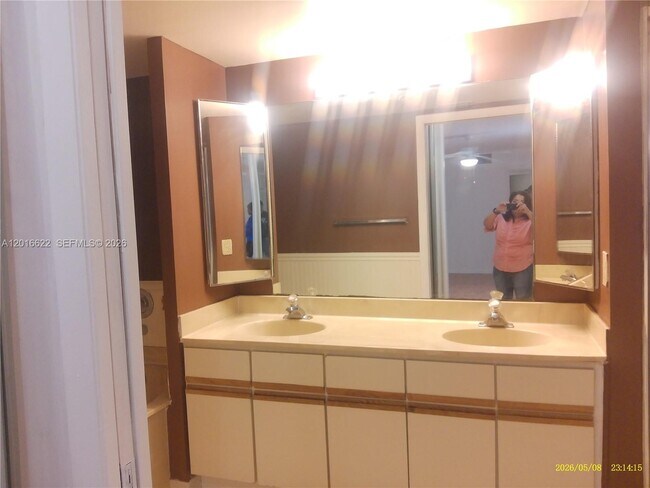 Building Photo - 8172 S Coral Cir