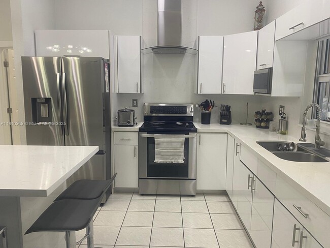 Building Photo - 14730 SW 57th Terrace