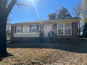 Building Photo - Lovely 3 bedroom 1 bath home