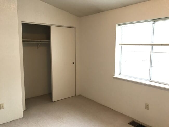 Building Photo - Pet Friendly! Two Bedroom Grant Creek Cond...