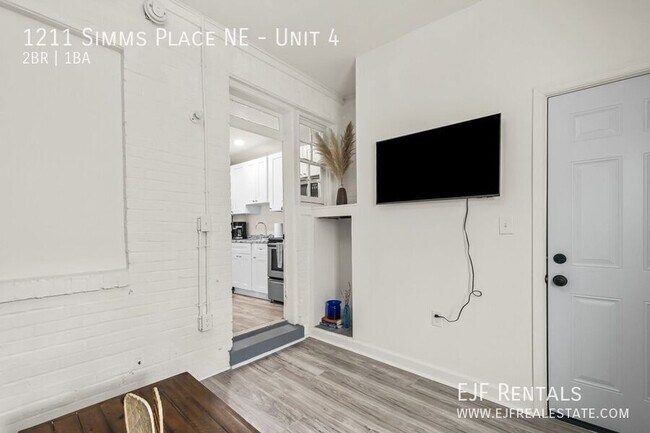 Building Photo - 1211 Simms Pl NE