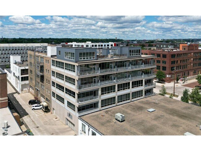 Building Photo - 901 N 3rd St