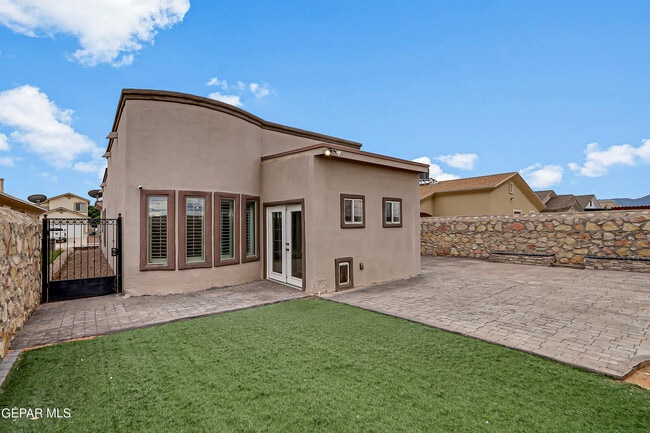Building Photo - 7249 Long Meadow Dr