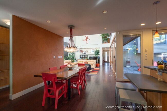 Building Photo - Custom Silicon Valley Modern Dream Home Av...