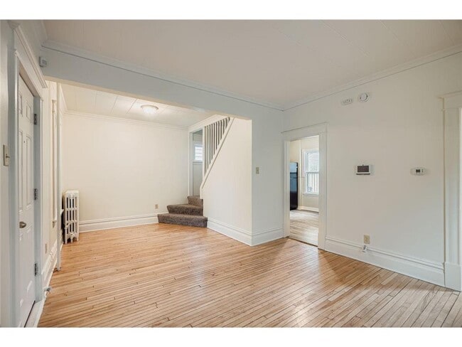 Building Photo - 595 Hawthorne Ave E