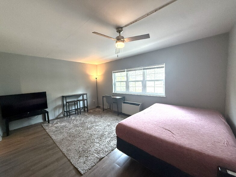 Building Photo - 6850 Blue Heron Blvd