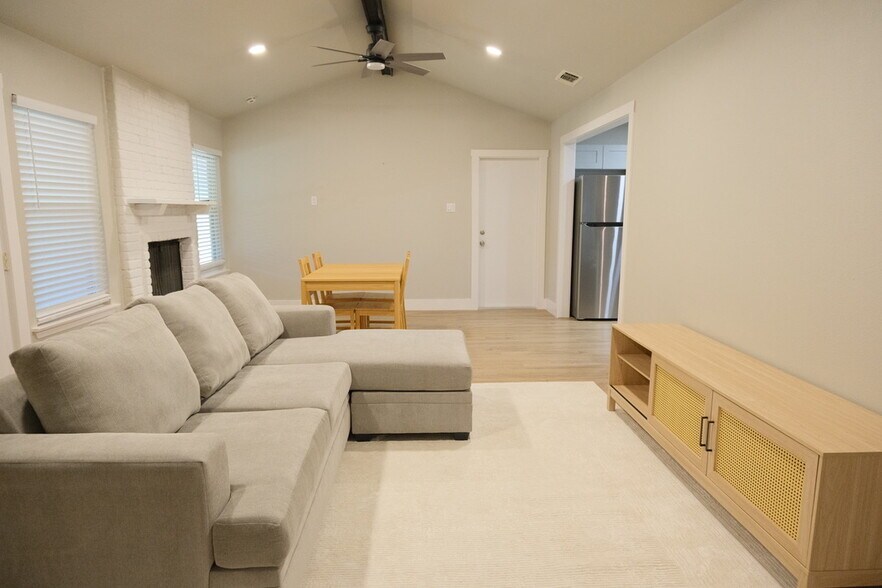 Building Photo - 8311 Babe Ruth St