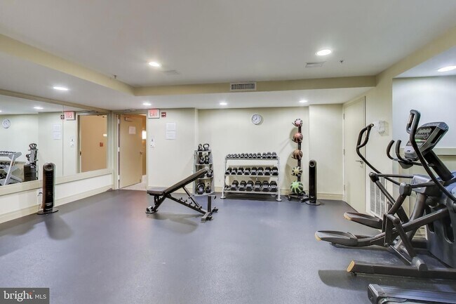 Building Photo - 915 E Street NW Unit 414