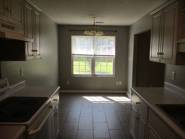 Building Photo - Great Location in Columbia County