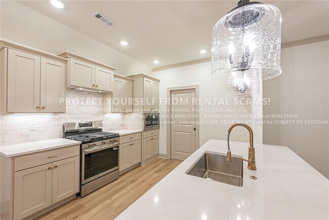 Building Photo - 4173 W Barhem Dr