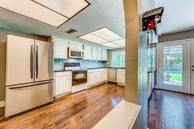 Building Photo - 527 Woodhurst Dr